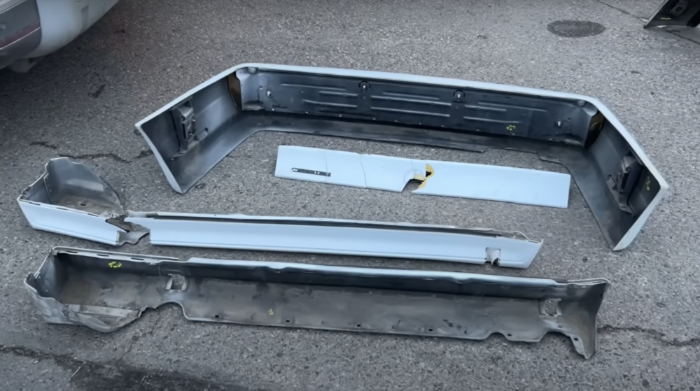 Rare R129 AMG BodyKit Is a Super Lucky Junk Yard Find